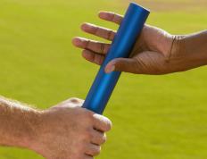 密尔沃基雄鹿季后赛小胜曼联，维尼修斯砍下8记关键球，全场沸腾的简单介绍