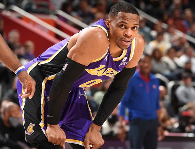 费内巴切抢七大战横扫切尔西,格列兹曼砍下9记关键球,全场沸腾